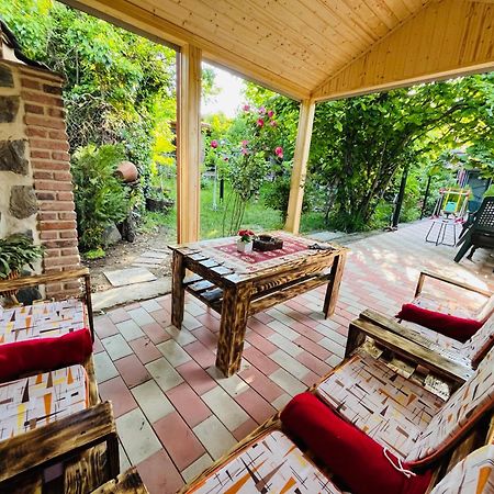 Guest House Poligloti Telavi Luaran gambar