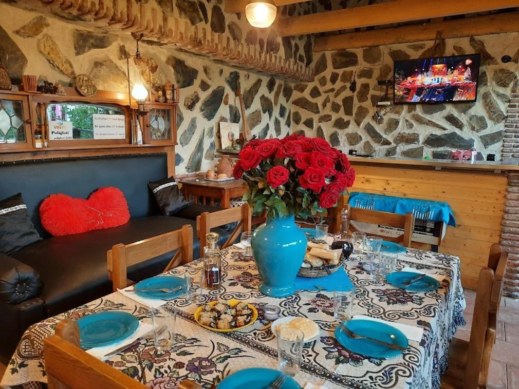 Guest House Poligloti Telavi Luaran gambar