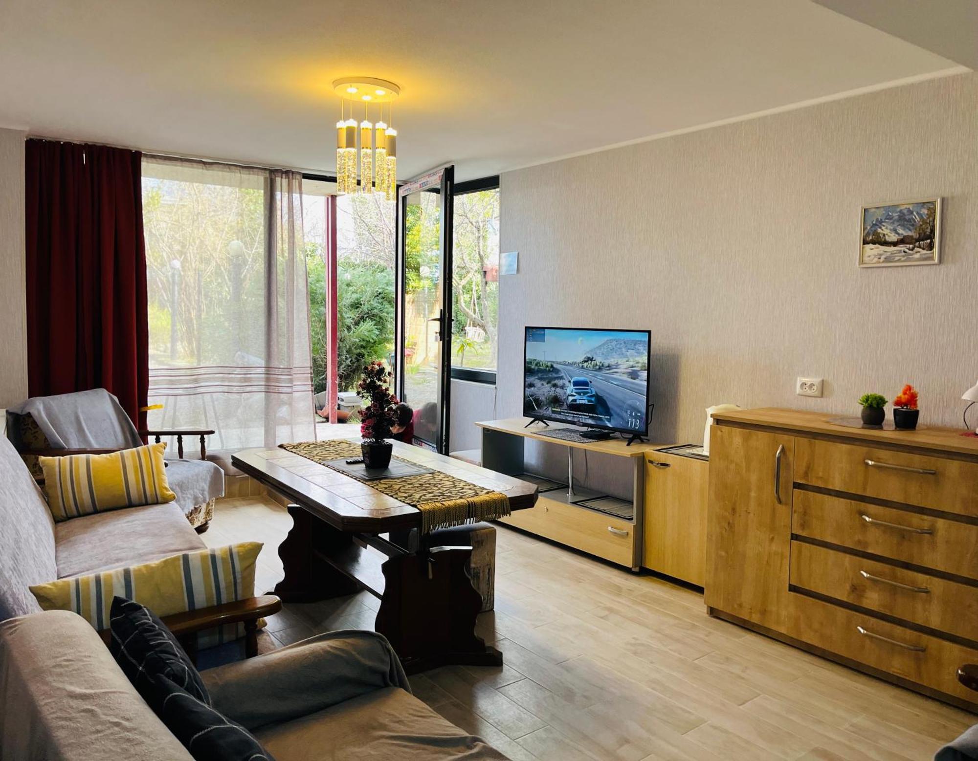 Guest House Poligloti Telavi Luaran gambar