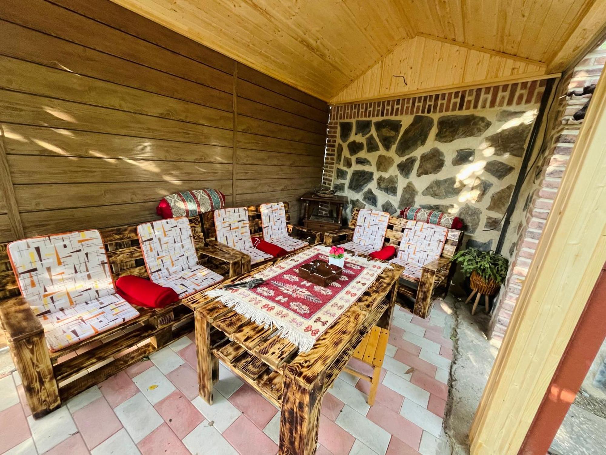 Guest House Poligloti Telavi Luaran gambar
