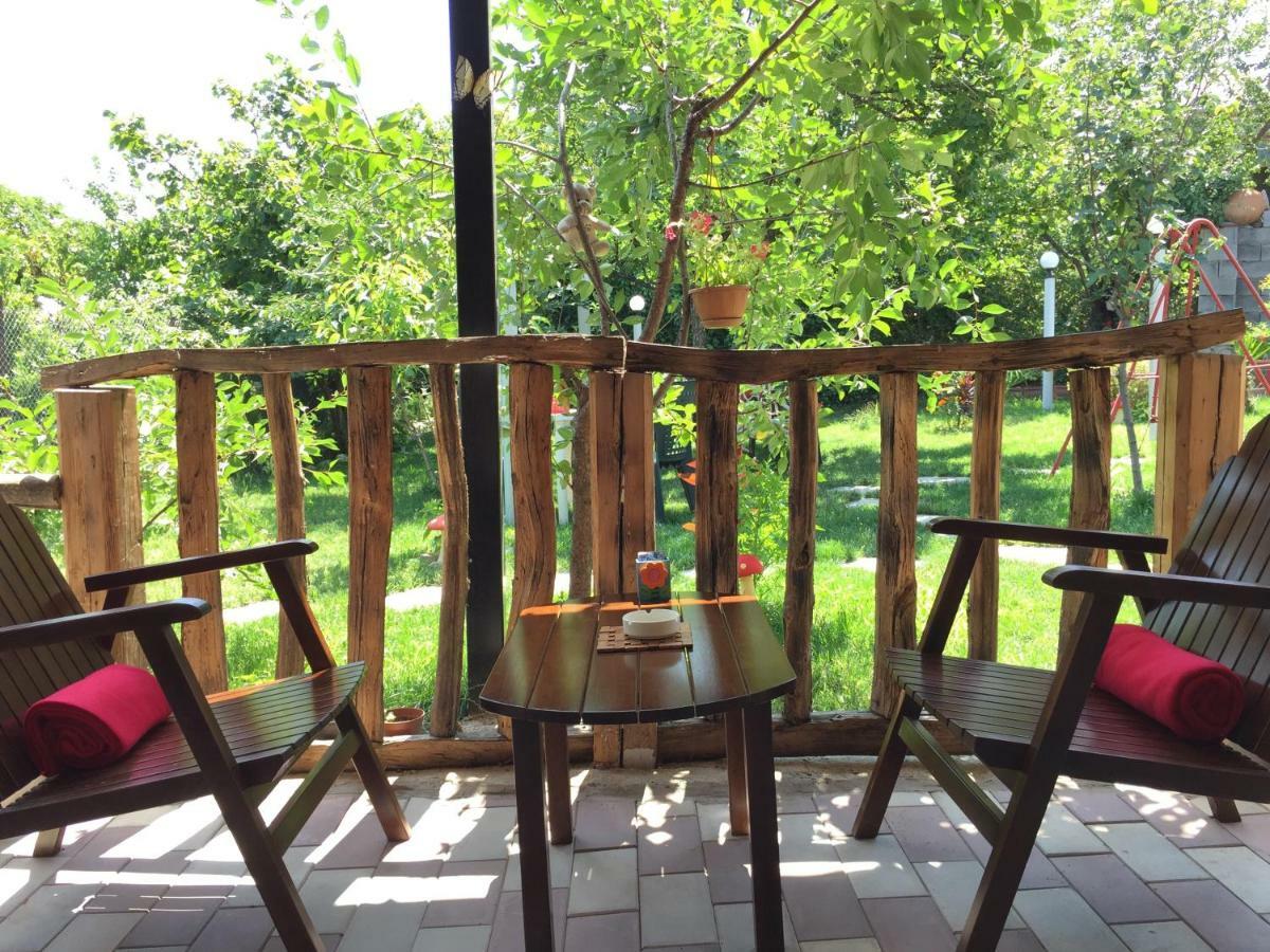 Guest House Poligloti Telavi Luaran gambar