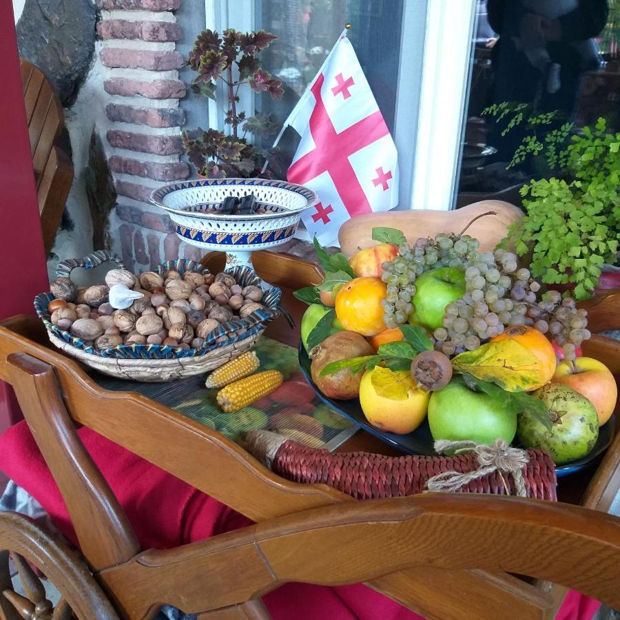 Guest House Poligloti Telavi Luaran gambar