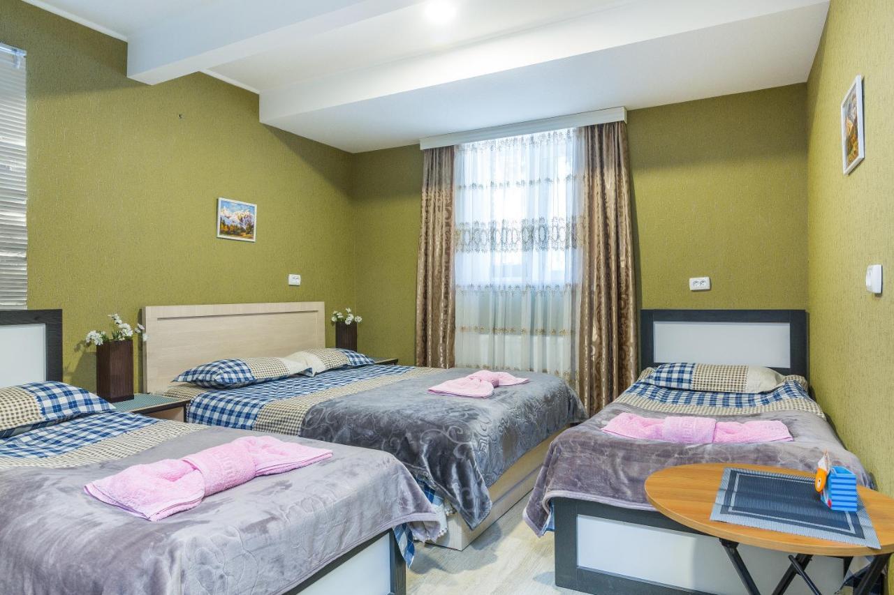 Guest House Poligloti Telavi Luaran gambar