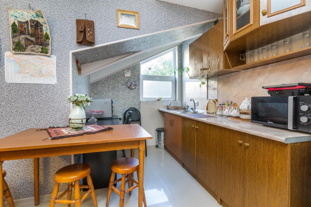 Guest House Poligloti Telavi Luaran gambar